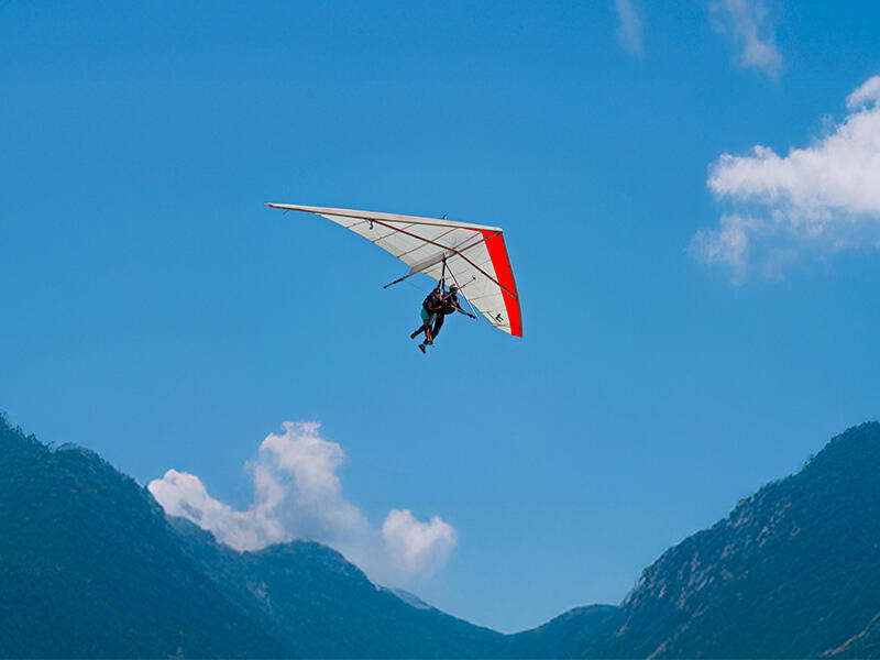 Volo in deltaplano - finto voucher regalo